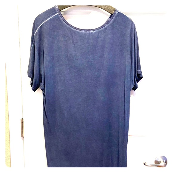 NWT Blue Hi-Lo Knit T-Shirt - Picture 2 of 2